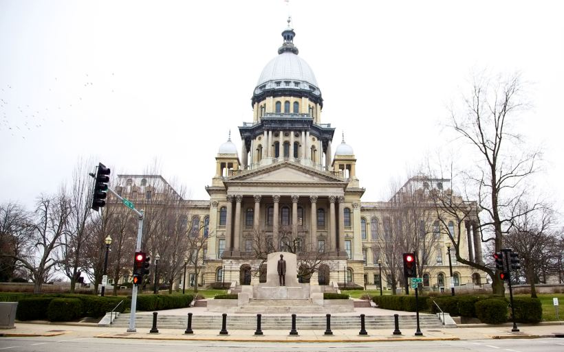 illinois-hands-out-first-social-equity-cannabis-retail-licenses