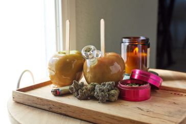8-juicy-apple-strains-to-keep-the-fall-vibes-going-year-round