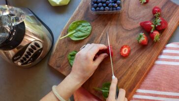 8-of-our-favorite-strawberry-scented-strains 